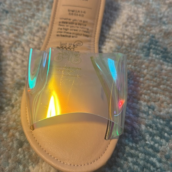 Sandals - Picture 3 of 3